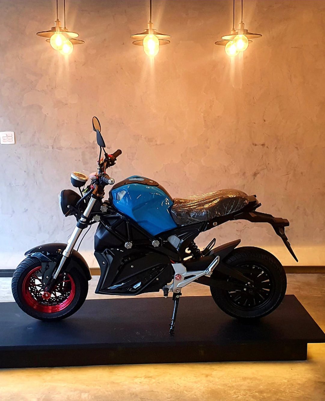 Monster M1 - Detalhes